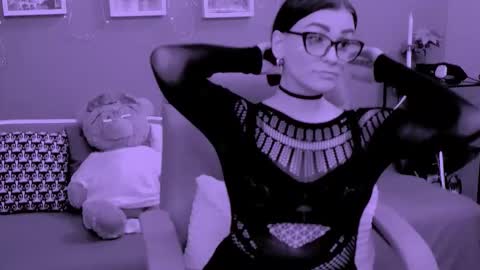 Snapshot of chantallovely chatting on 03/20/26, 11:48 The Queen online show from 03/20/26, 11:48