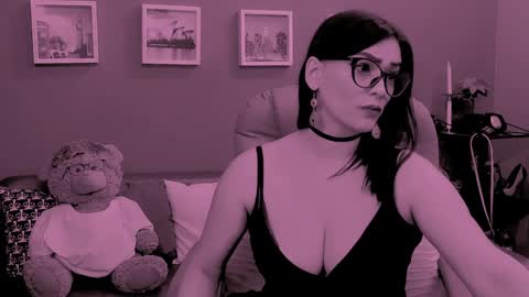 Snapshot of chantallovely chatting on 03/30/26, 11:17 The Queen online show from 03/30/26, 11:17