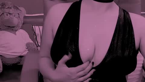 Snapshot of chantallovely chatting on 03/31/26, 11:27 The Queen online show from 03/31/26, 11:27