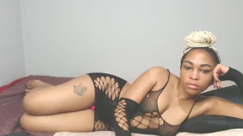chantel87_ online show from 02/05/25, 02:29