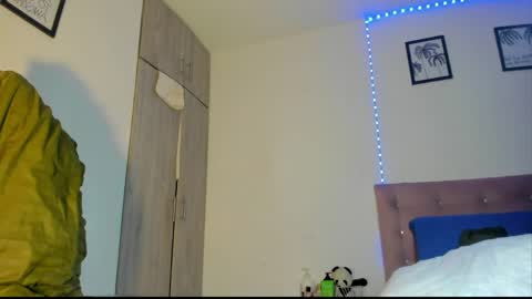 Snapshot of chantellebony chatting on 04/25/26, 02:47 chantellebony online show from 04/25/26, 02:47