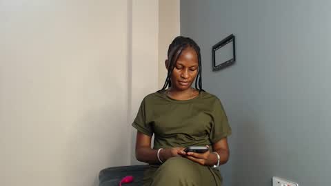 Chantel online show from 11/10/25, 06:23