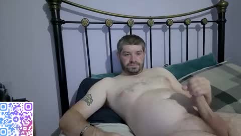 Snapshot of chaosdaddave chatting on 09/15/25, 12:21 David online show from 09/15/25, 12:21