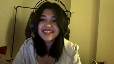 Lola online show from 12/03/25, 03:32