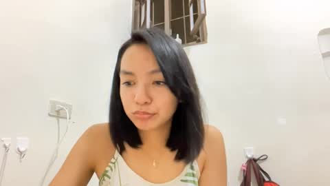 Snapshot of charamaracle chatting on 04/06/26, 11:55 Elly online show from 04/06/26, 11:55