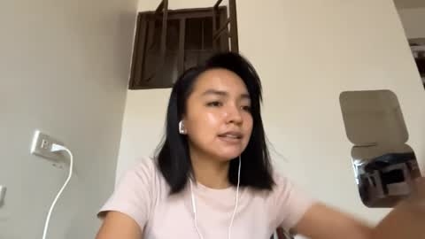 Snapshot of charamaracle chatting on 04/07/26, 09:10 Elly online show from 04/07/26, 09:10