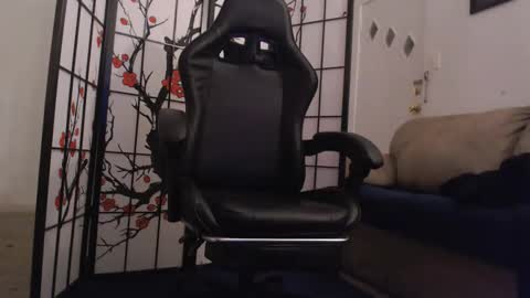 Snapshot of chariotmay chatting on 12/20/25, 03:46 Chariot May online show from 12/20/25, 03:46