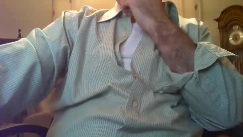 Snapshot of charle79 chatting on 12/27/24, 01:32 charle79 online show from 12/27/24, 01:32