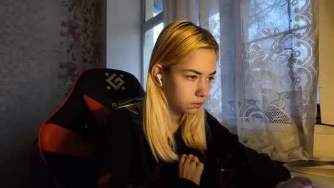 Snapshot of charleneschonert chatting on 11/18/25, 07:46 Nancy online show from 11/18/25, 07:46