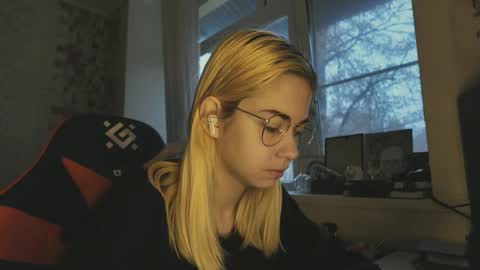 Snapshot of charleneschonert chatting on 11/22/25, 08:13 Nancy online show from 11/22/25, 08:13