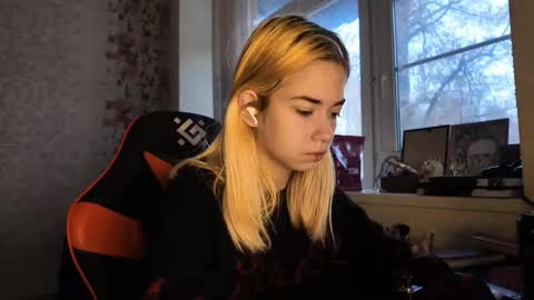 Snapshot of charleneschonert chatting on 11/24/25, 07:30 Nancy online show from 11/24/25, 07:30