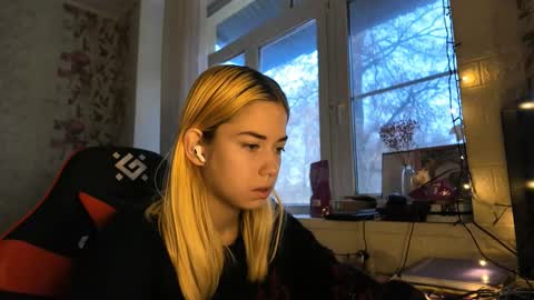 Snapshot of charleneschonert chatting on 12/18/25, 07:47 Nancy online show from 12/18/25, 07:47