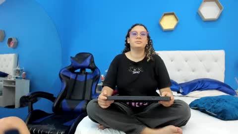 Charles y Elara online show from 03/05/25, 07:38