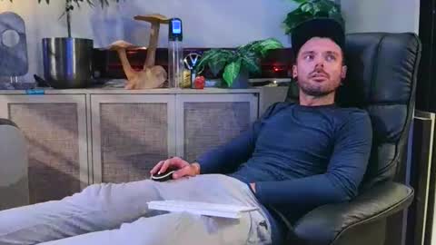 Snapshot of charlesbj963 chatting on 01/17/26, 02:49 ASSPELUNKER online show from 01/17/26, 02:49