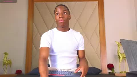 Snapshot of charlesbrown_ chatting on 06/29/26, 01:44 charlesbrown_ online show from 06/29/26, 01:44