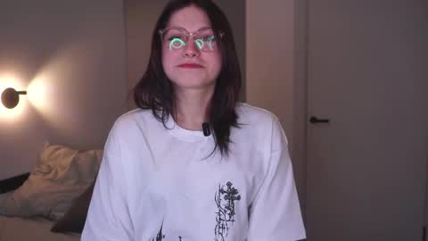 Mia online show from 03/22/26, 06:33