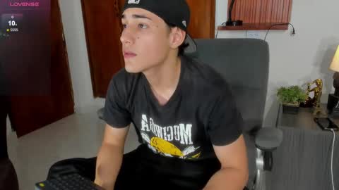 Snapshot of charley_morgan chatting on 02/06/25, 08:02 charley_morgan online show from 02/06/25, 08:02