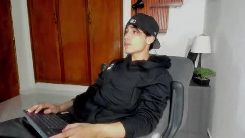 Snapshot of charley_morgan chatting on 02/17/25, 06:48 charley_morgan online show from 02/17/25, 06:48