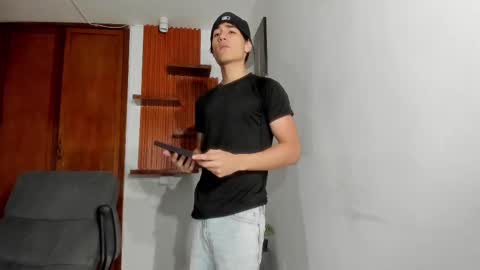 Snapshot of charley_morgan chatting on 02/19/25, 06:54 charley_morgan online show from 02/19/25, 06:54