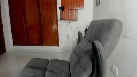 Snapshot of charley_morgan chatting on 02/20/25, 02:46 charley_morgan online show from 02/20/25, 02:46