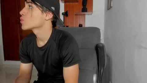 Snapshot of charley_morgan chatting on 02/21/25, 06:48 charley_morgan online show from 02/21/25, 06:48