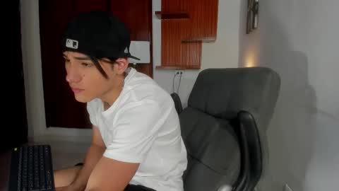 Snapshot of charley_morgan chatting on 02/23/25, 06:45 charley_morgan online show from 02/23/25, 06:45