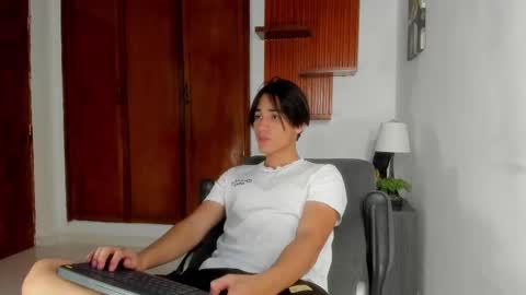 Snapshot of charley_morgan chatting on 02/25/25, 06:53 charley_morgan online show from 02/25/25, 06:53