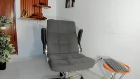 Snapshot of charley_morgan chatting on 03/08/25, 06:58 charley_morgan online show from 03/08/25, 06:58