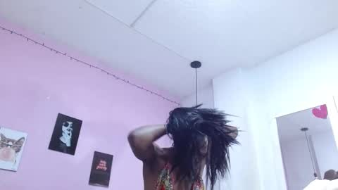 Snapshot of charlie_martinez1 chatting on 12/01/25, 12:43 charlie martinez online show from 12/01/25, 12:43