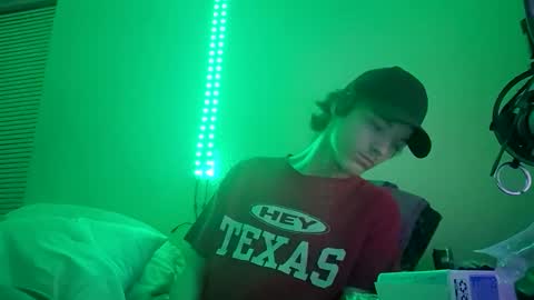 Snapshot of charlied09302 chatting on 11/20/25, 12:44 char sexiness online show from 11/20/25, 12:44