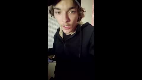 Snapshot of charlied09302 chatting on 11/30/25, 05:44 char sexiness online show from 11/30/25, 05:44