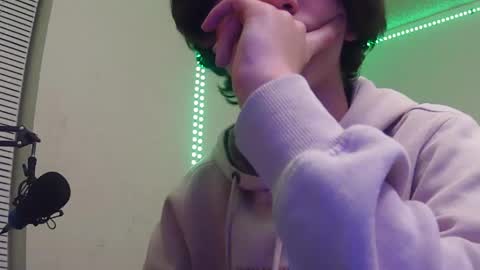 Snapshot of charlied09302 chatting on 12/02/25, 09:03 char sexiness online show from 12/02/25, 09:03