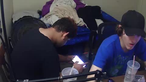 Snapshot of charlied09302 chatting on 12/17/25, 11:22 char sexiness online show from 12/17/25, 11:22