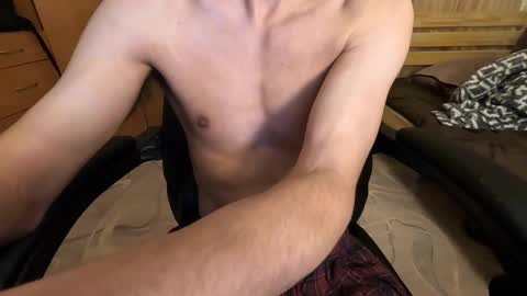 Snapshot of charliehoffa chatting on 12/04/25, 07:33 Charlie online show from 12/04/25, 07:33