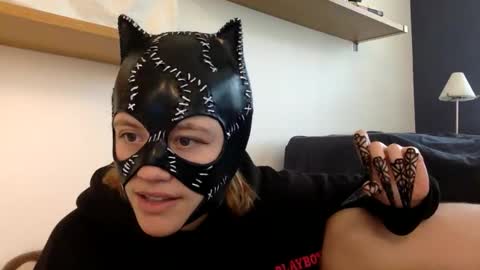 Snapshot of charliescherryroom chatting on 11/10/25, 08:19 CharliesCherryRoomxoxoxoxo online show from 11/10/25, 08:19