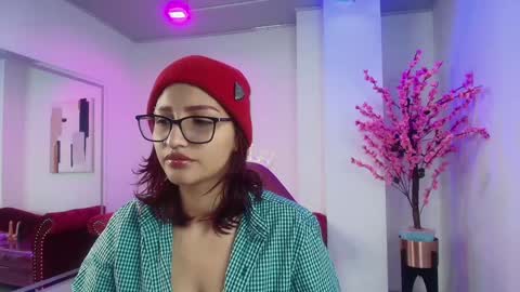 Snapshot of charlietaylorr__ chatting on 12/31/24, 11:42 Charlie online show from 12/31/24, 11:42