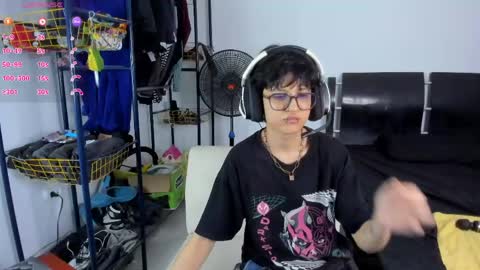 Snapshot of charlietaylorr__ chatting on 05/23/26, 08:46 Charlie online show from 05/23/26, 08:46