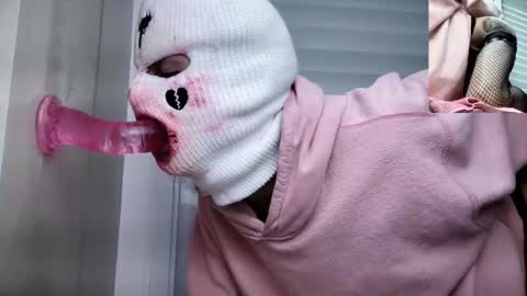 Snapshot of charliethroat chatting on 02/25/26, 06:39 Charlie Throat online show from 02/25/26, 06:39