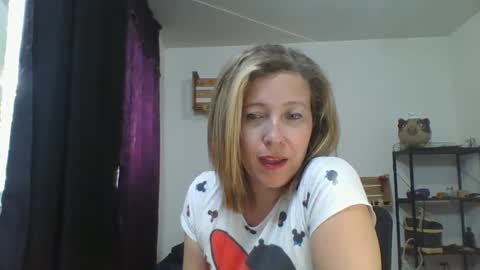 Snapshot of charlot_ponze chatting on 12/06/24, 11:03 charlott online show from 12/06/24, 11:03