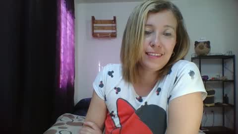 Snapshot of charlot_ponze chatting on 12/18/24, 07:19 charlott online show from 12/18/24, 07:19