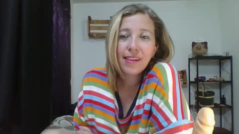 Snapshot of charlot_ponze chatting on 12/24/24, 05:38 charlott online show from 12/24/24, 05:38