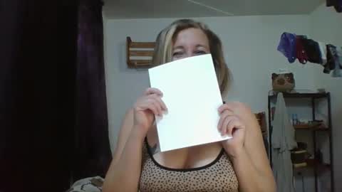 Snapshot of charlot_ponze chatting on 12/27/24, 01:11 charlott online show from 12/27/24, 01:11