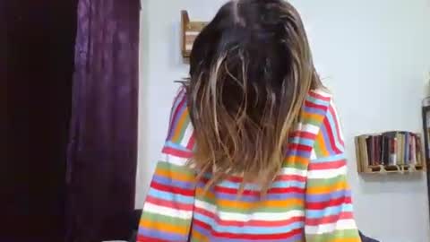 Snapshot of charlot_ponze chatting on 02/06/25, 05:35 charlott online show from 02/06/25, 05:35