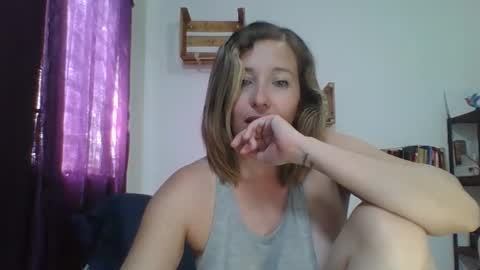 Snapshot of charlot_ponze chatting on 02/14/25, 07:23 charlott online show from 02/14/25, 07:23