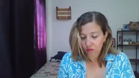 Snapshot of charlot_ponze chatting on 03/06/25, 06:59 charlott online show from 03/06/25, 06:59