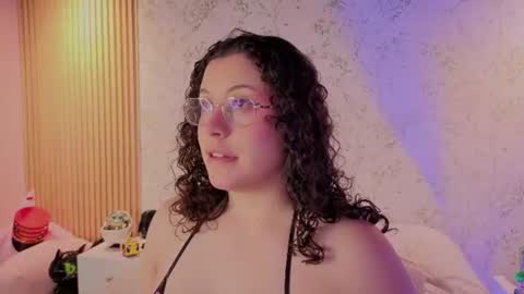 Snapshot of charlote__miller chatting on 06/14/26, 12:40 You honey online show from 06/14/26, 12:40