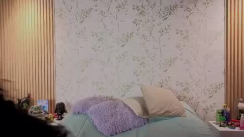 Snapshot of charlote__miller chatting on 07/02/26, 11:49 You honey online show from 07/02/26, 11:49
