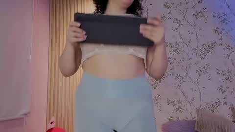 Snapshot of charlote__miller chatting on 07/08/26, 11:37 You honey online show from 07/08/26, 11:37