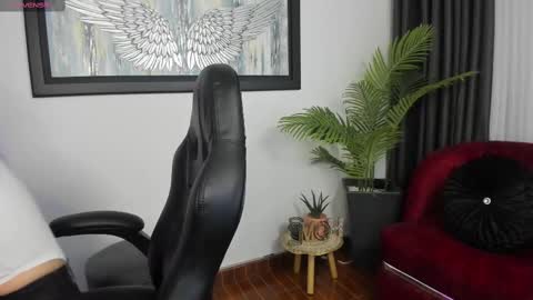 Charlote online show from 03/03/25, 11:44