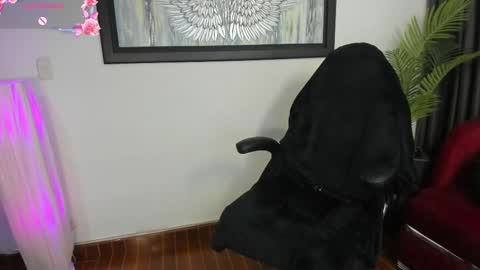 Charlote online show from 03/03/25, 06:01